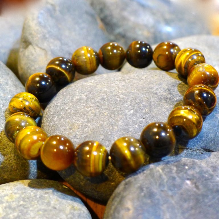 Tiger Eye Bracelet: Your Daily Charm for Elegance and Protection